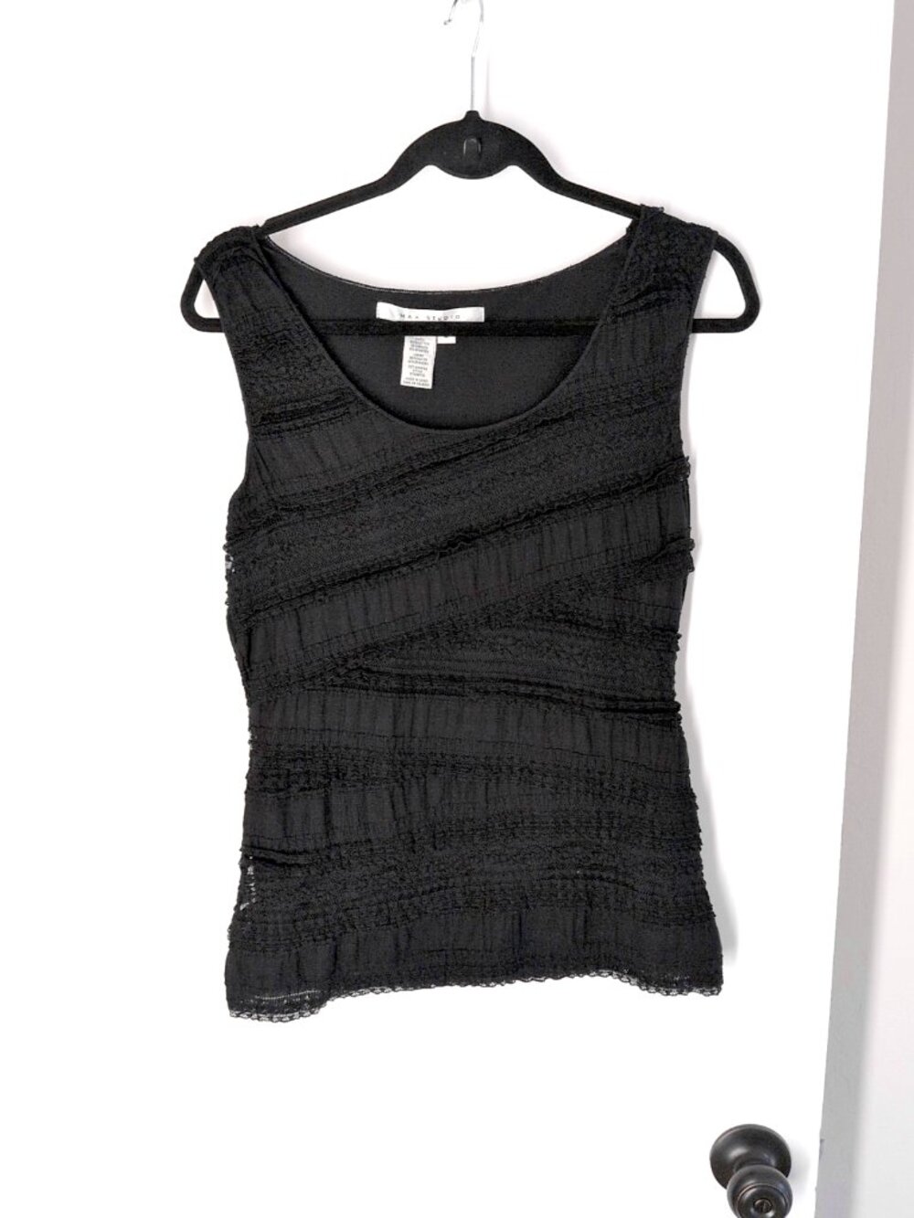 Max Studio black stretch lace tank top L scoop neck
